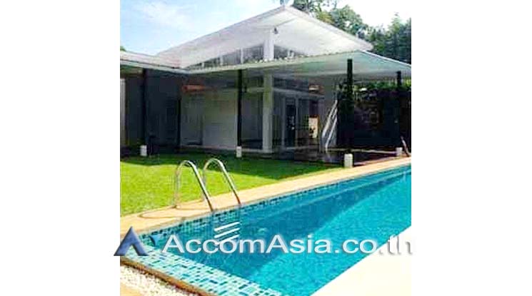  2  House For Rent in Silom ,Bangkok BTS Chong Nonsi AA13801